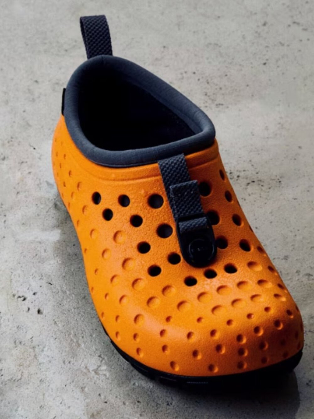 NIB NWT Crocs Tembo II with Polartec liner, Elpehant/Carbon - Picture 4 of 4